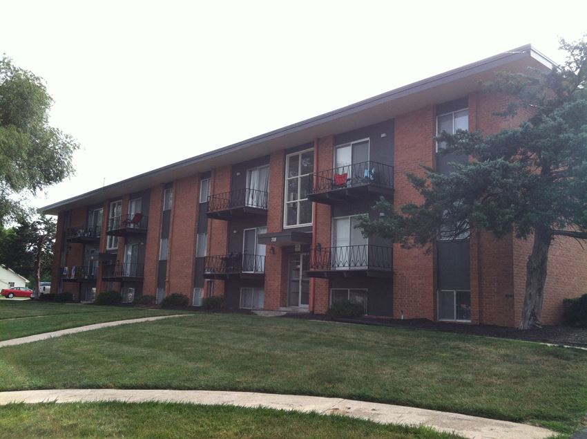 Blue Springs Apartments, 702 806 SW 15th Street, Blue Springs, MO